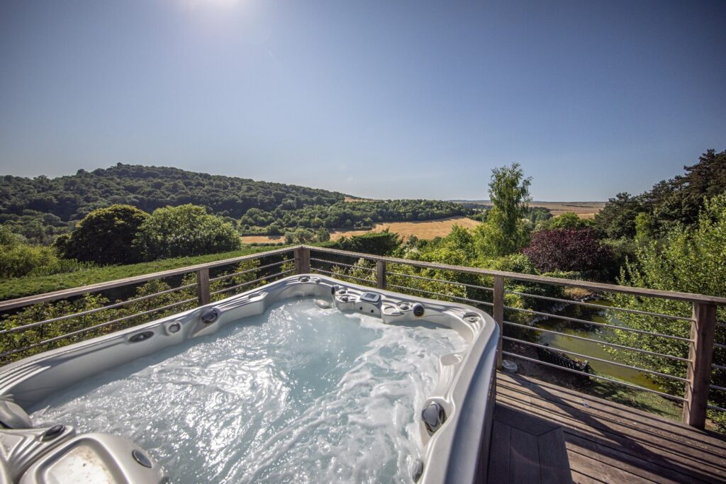 spa vue sur la forêt location gîte de luxe location d'appartement avec spa dans un cadre atypique